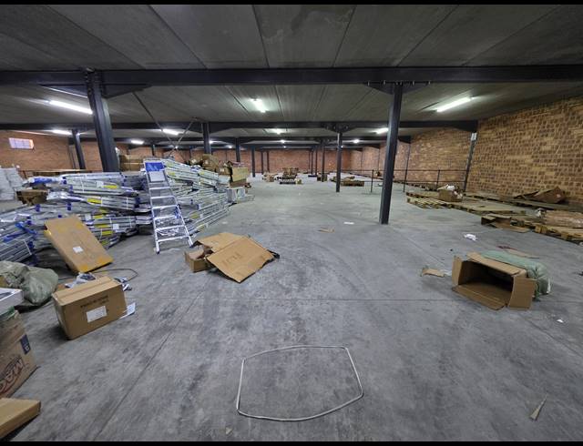 1,220M² WAREHOUSE TO LET IN ORMONDE